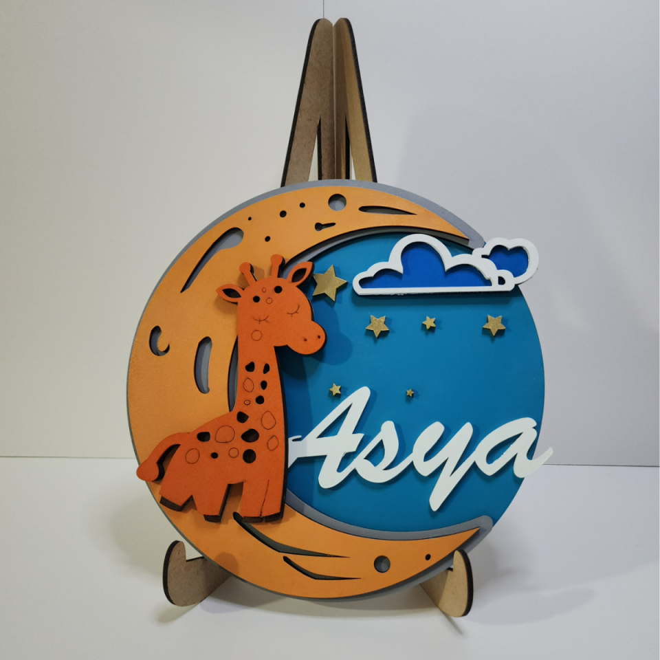 Zürafa Temalı İsme Özel Bebek Kapı Süsü