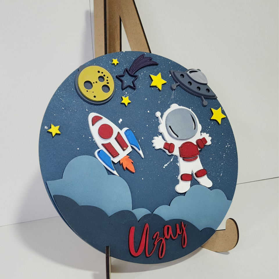 Astronot Temalı İsme Özel Bebek Kapı Süsü
