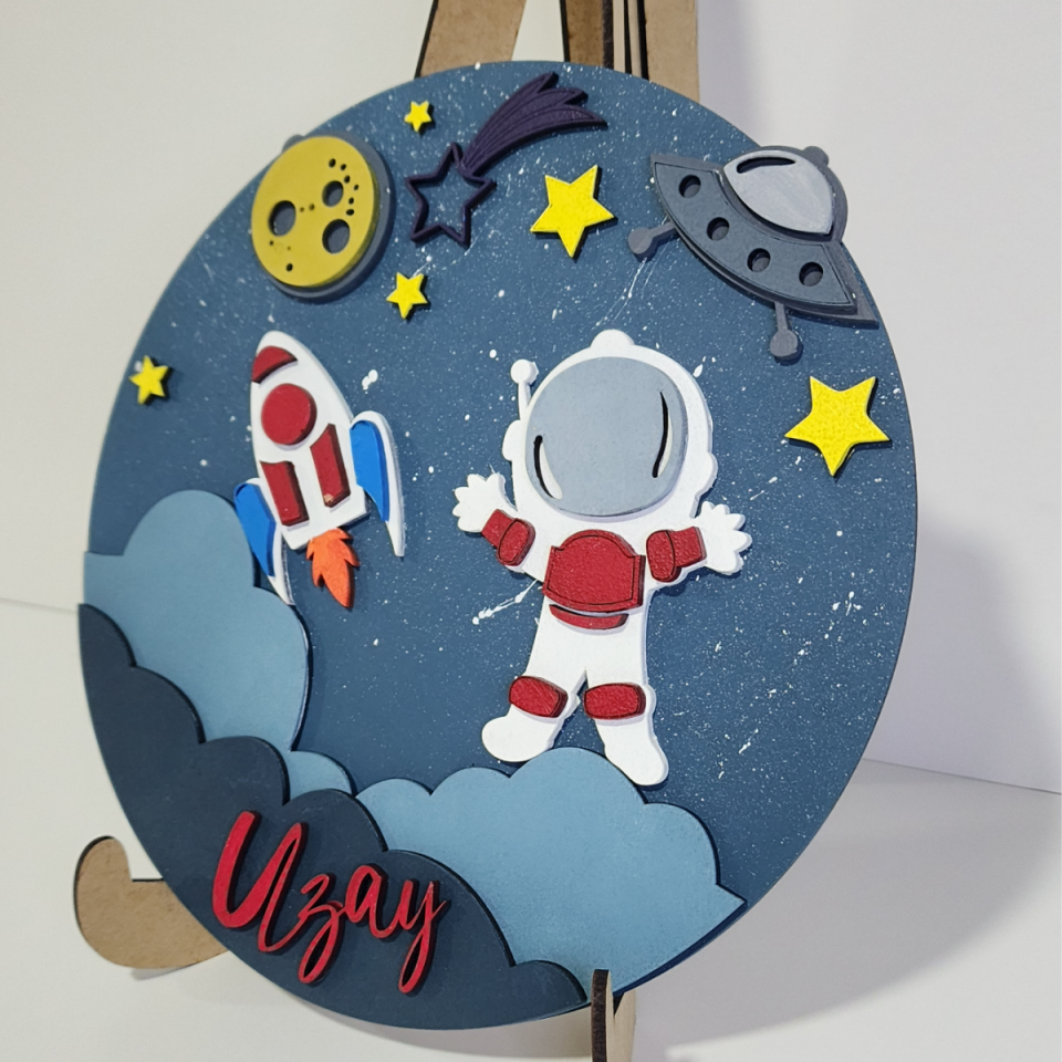Astronot Temalı İsme Özel Bebek Kapı Süsü